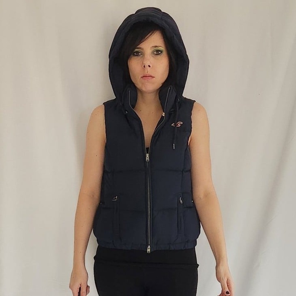 Hollister Navy Blue Down Filled Puffer Vest‎